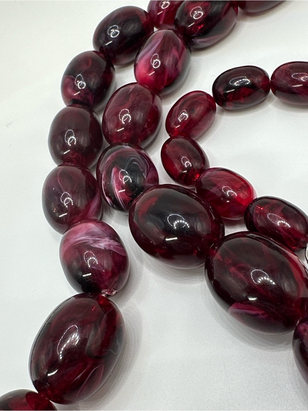 Vintage Swirled Cranberry Lucite Graduated Necklace 36” - Picture 8 of 9